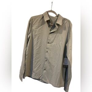 NWT Vuori men’s long sleeve manhattan button down SKY GREY Size M